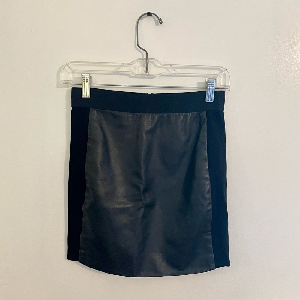 Authentic Mason Designer Leather Mini Skirt - Black (0)